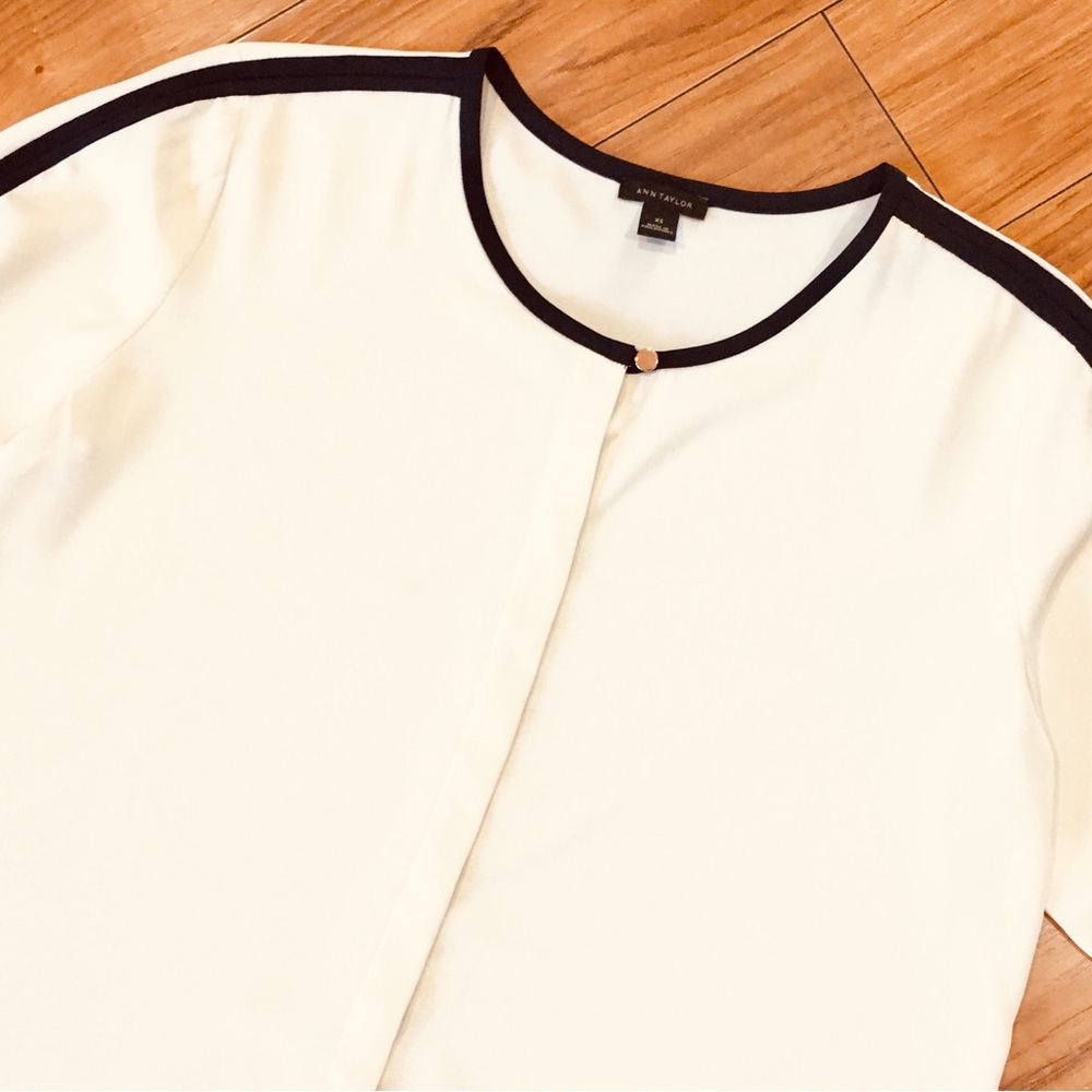 Ann Taylor blouse shirt top ivory cream workwear professional gold buttons - Picture 6 of 11